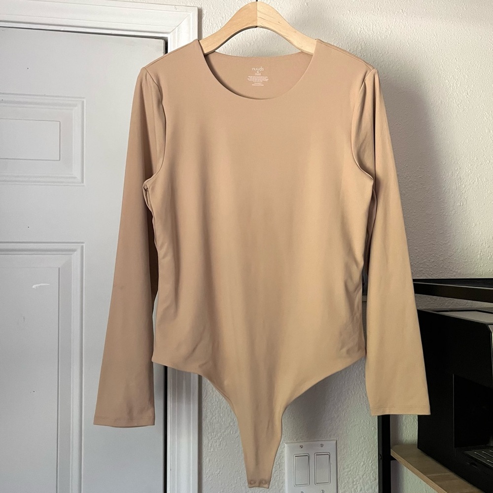 NUUDS tan peach nude‎ scoop nylon spandex long sleeve knit bodysuit